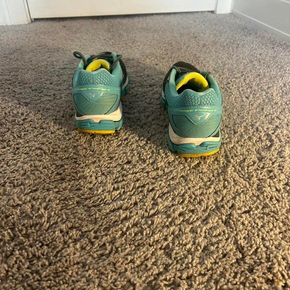 Blue and yellow mizuno - Picture 4 of 8